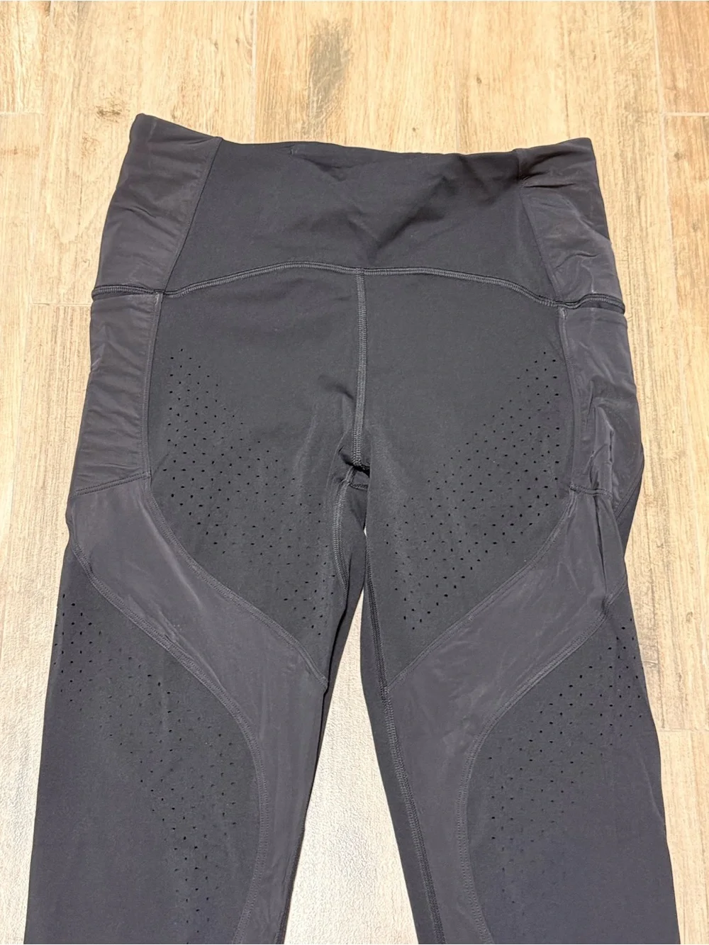 Lululemon Size 8 Uncovered Strength High-Waist Black Crop 23 inch Leggings
